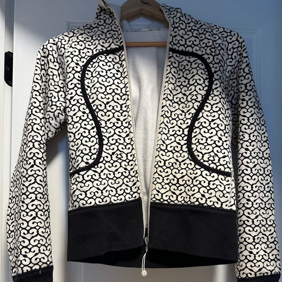 Lululemon Scuba Hoodie - Picture 1 of 2